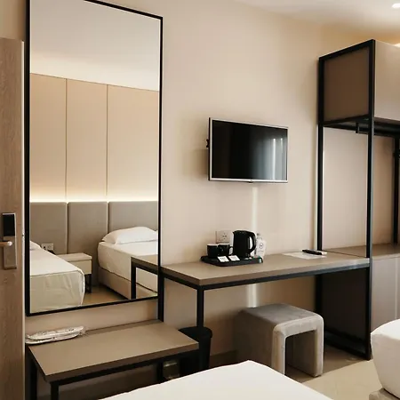 ホテル Mediterrane Sarandë